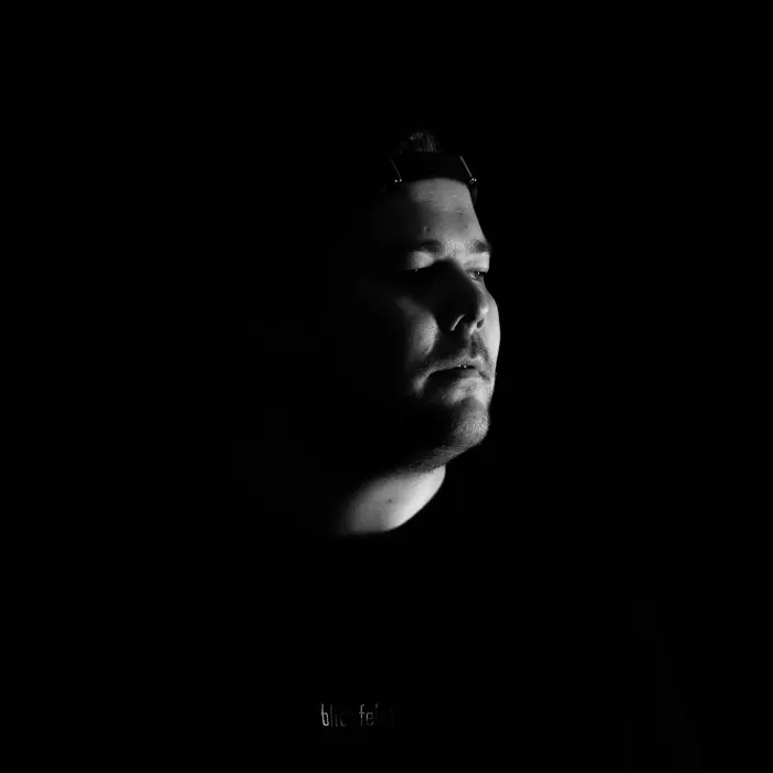 Profile, side light